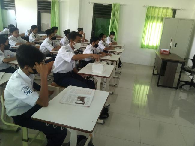 Gerakan Infak Harian Latih Kepedulian  Sosial Peserta Didik MTsN 7 Kebumen  